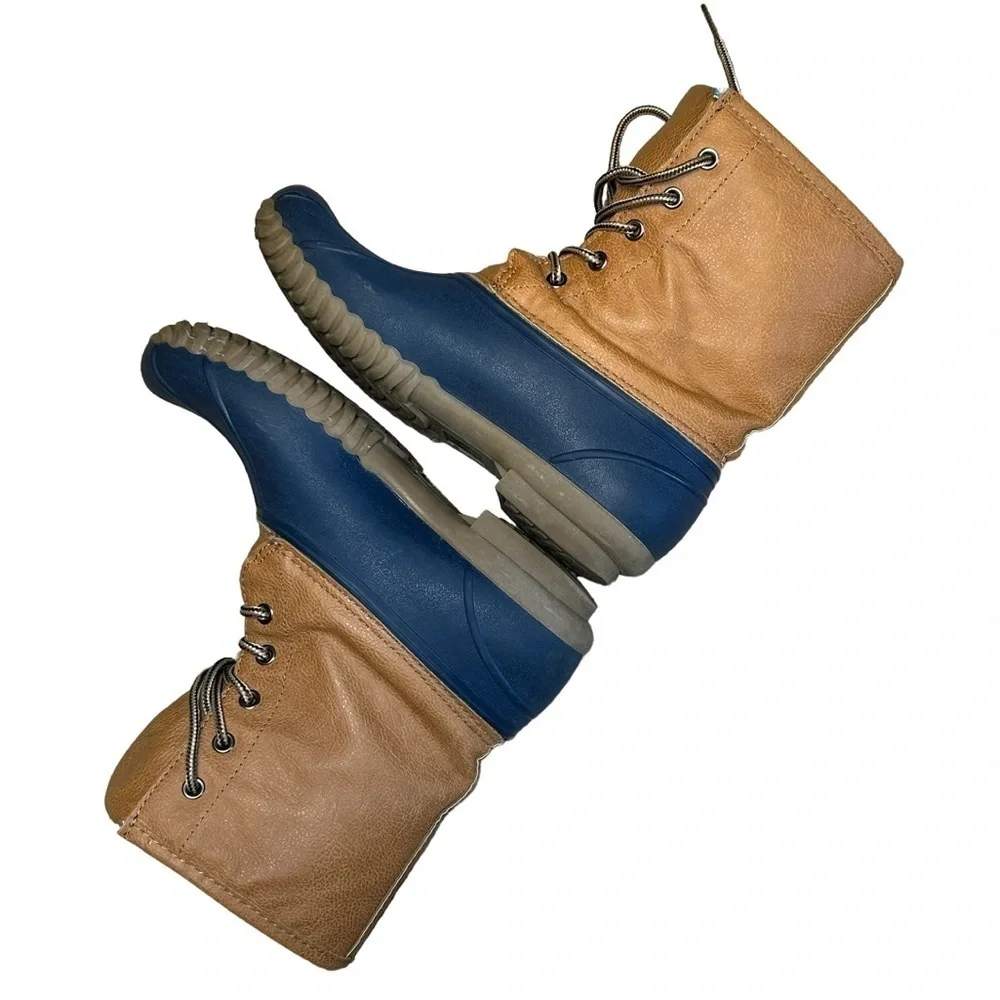BLUE SUEDESHOES BROWN & NAVY BLUE RUBBER DUCK BOOTS, SIZE 7